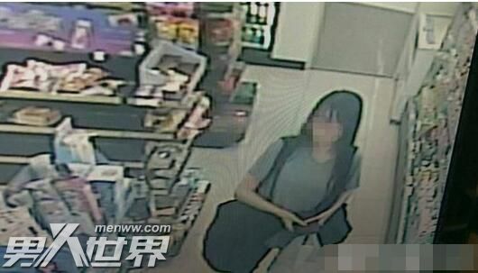 女子反锁家中饿死