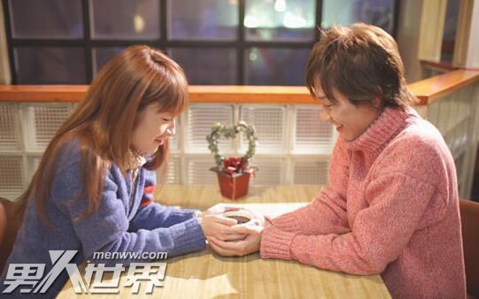 和女生约会什么时候可以牵手