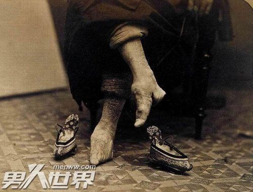 古代女人裹脚不洗脚吗