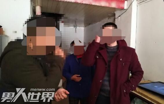 男子退婚清算分手账遭当场泼开水