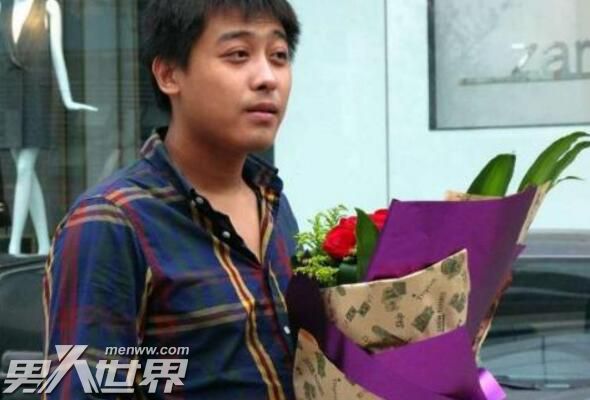 交警街头查违章被求婚