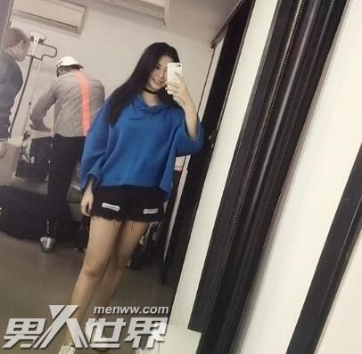 邱淑贞女儿沈月身材火辣