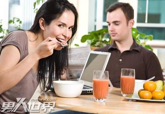 从吃饭看出男人喜欢你