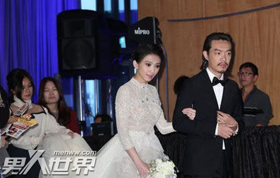 戴佩妮宣布不当妈