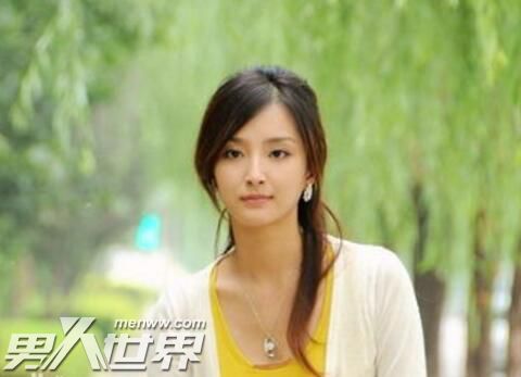 殷叶子整容了吗