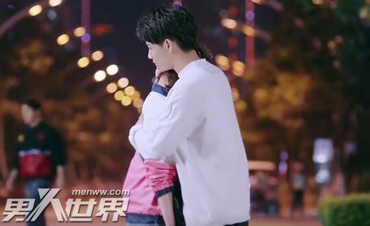 王子璇被杨廷东强吻