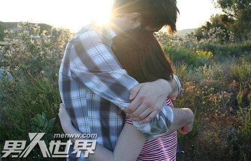 为什么男生不能在女友面前提前女友