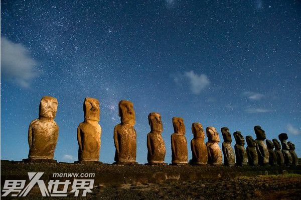 复活节岛的巨石人像