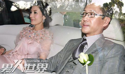 李嘉欣夫妻出游甜出新高度