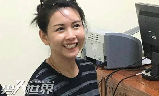 邱淑贞看病被偶遇容颜依旧