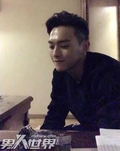 许凯晒的手表