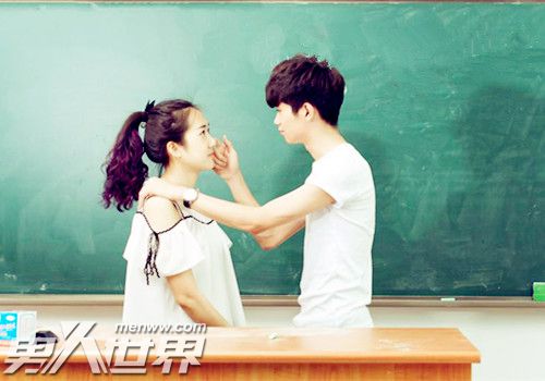 喜欢你的男生撩别的女生