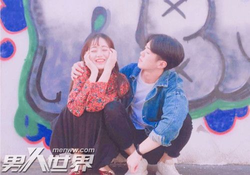 女生默认让你追她的表现