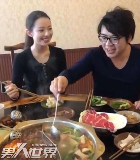 郎朗晒给老婆夹菜视频