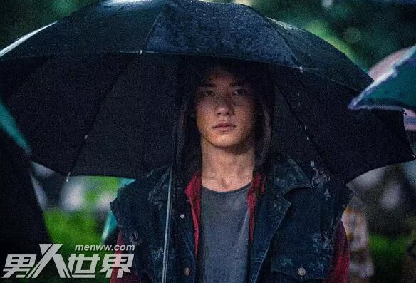 少年的你雨衣杀手是谁