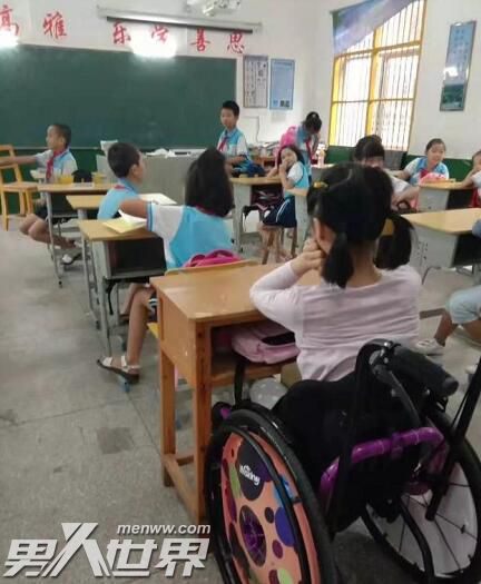 学生做俯卧撑瘫痪怎么回事