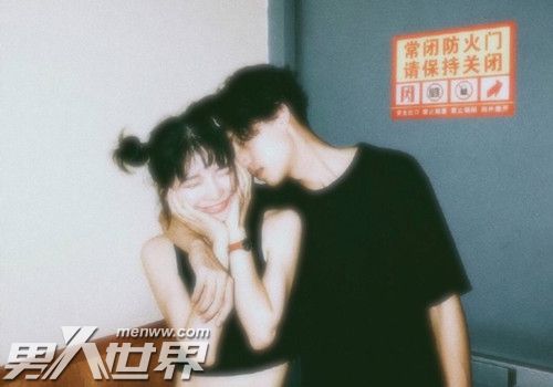 女生不主动聊天但每次必回