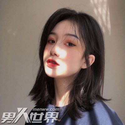 女生隔几个小时才回消息