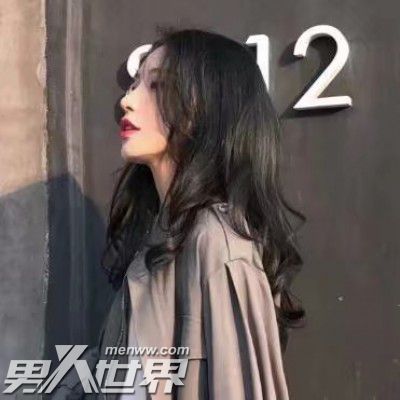 女朋友背着我跟别人约会