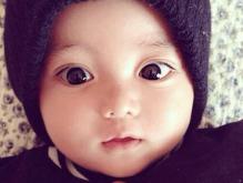 小孩的眼睛会随着年龄长大吗 为什么人的眼睛会越来越小