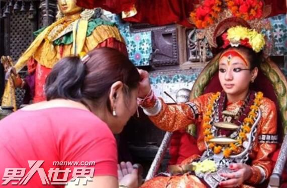 活女神为什么脚不能落地