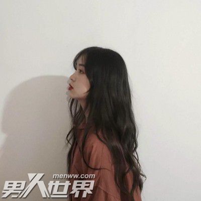 牵过手的女生态度突然变冷