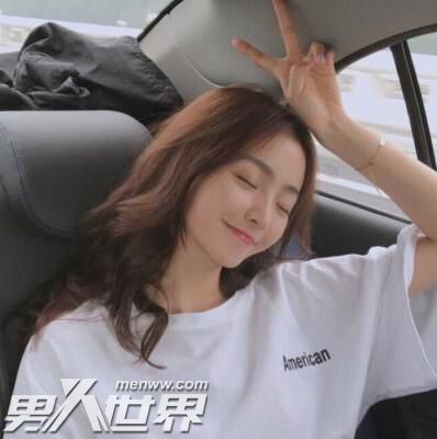女生把她喝过的水给你喝