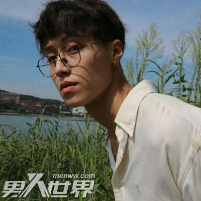 女生正慢慢放弃你的表现