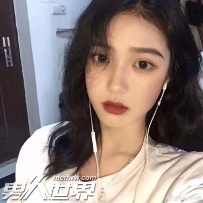 女生正慢慢放弃你的表现