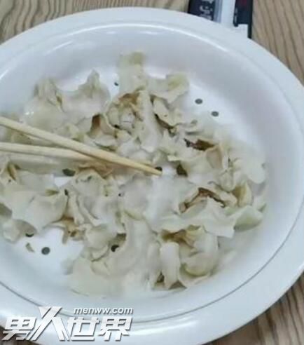 男子吃12元管饱水饺只吃馅不吃皮