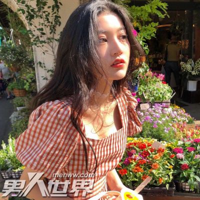 女生喜欢男生看脸还是看身材