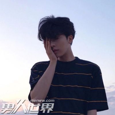 女生喜欢挽着男生胳膊什么心理