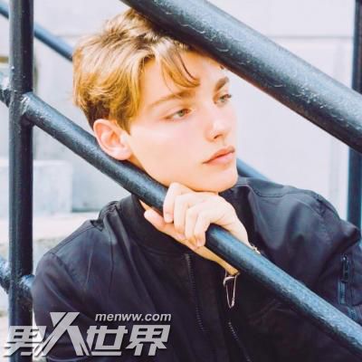 女生躲避男生的眼神是为什么